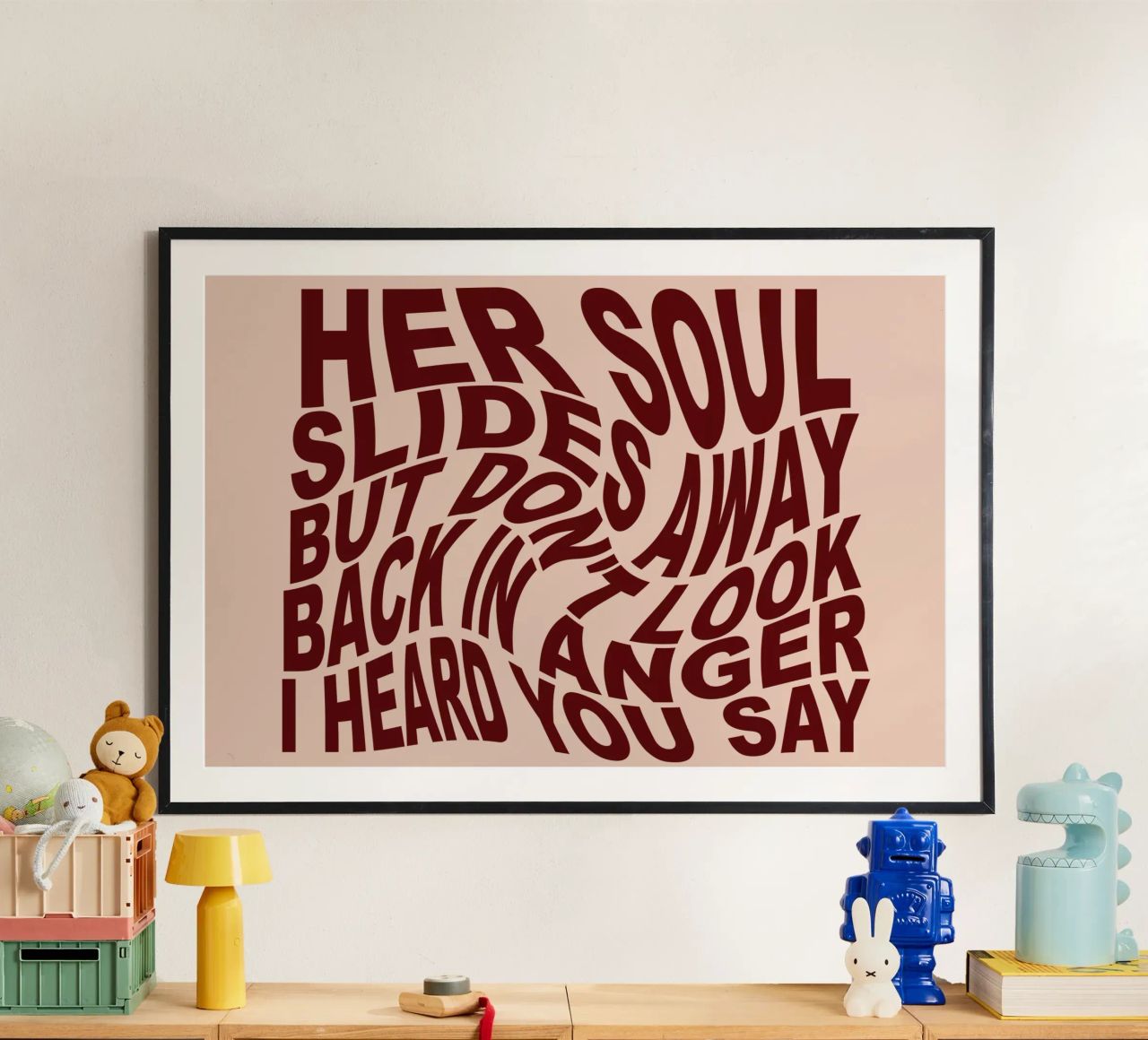 Non guardate indietro con rabbia poster con telaio in legno da Gunawan Rb