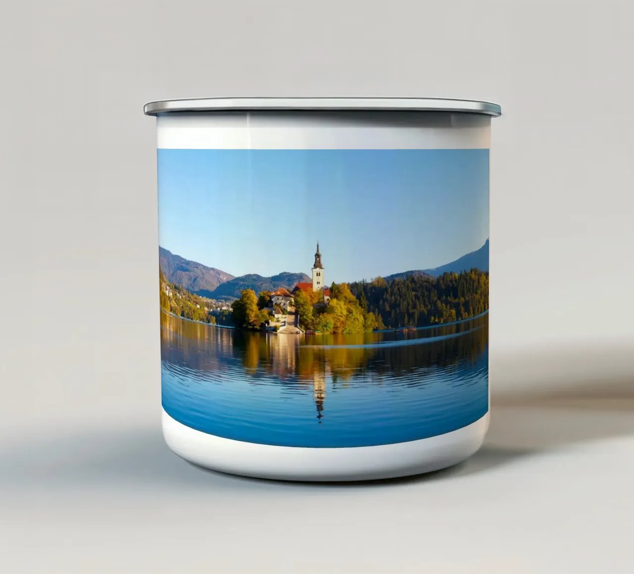 BLED 08 tazza in smalto da Tom Uhlenberg