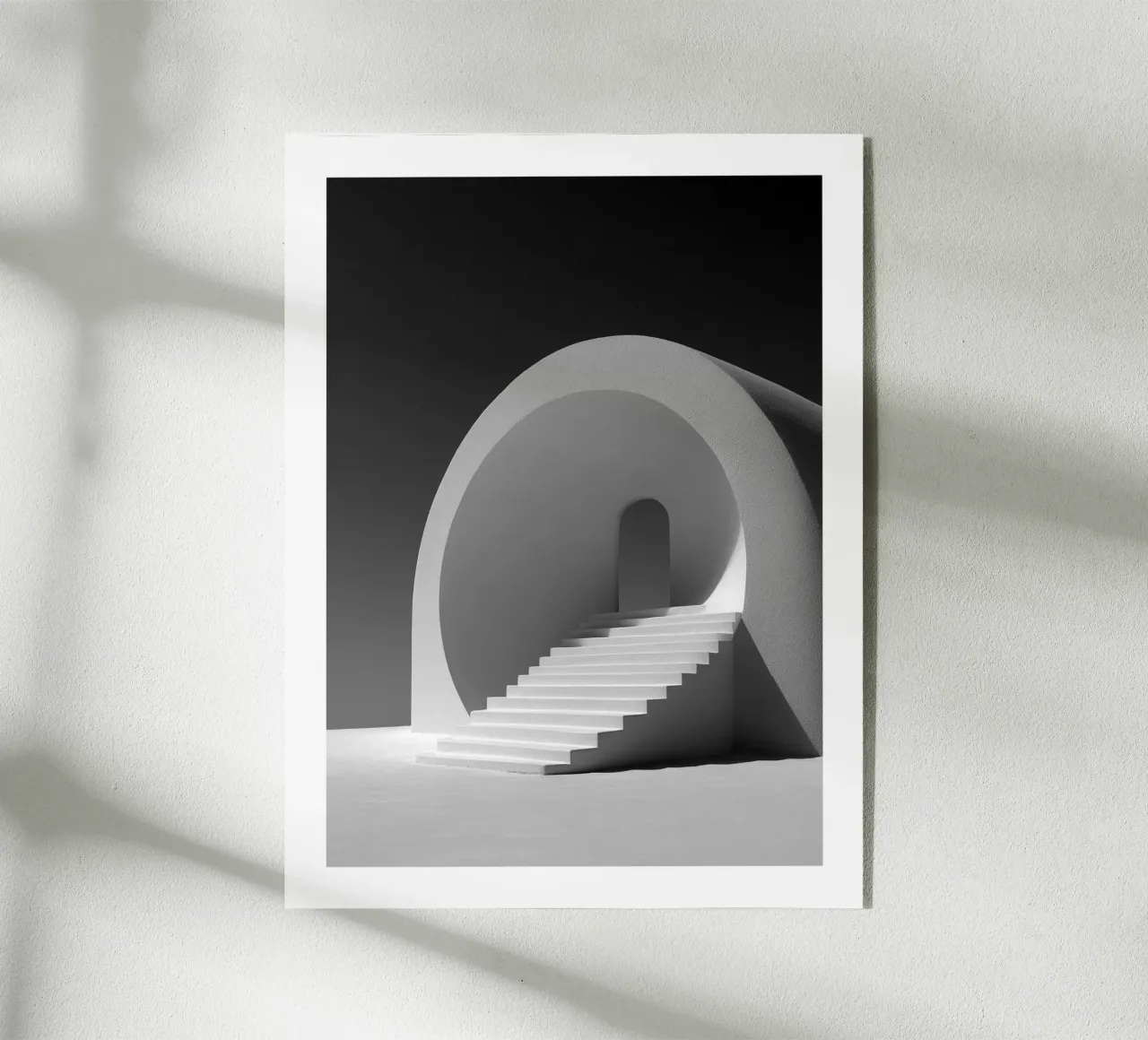 Arco illuminato e scala scultorea plexiglass da Monochrome