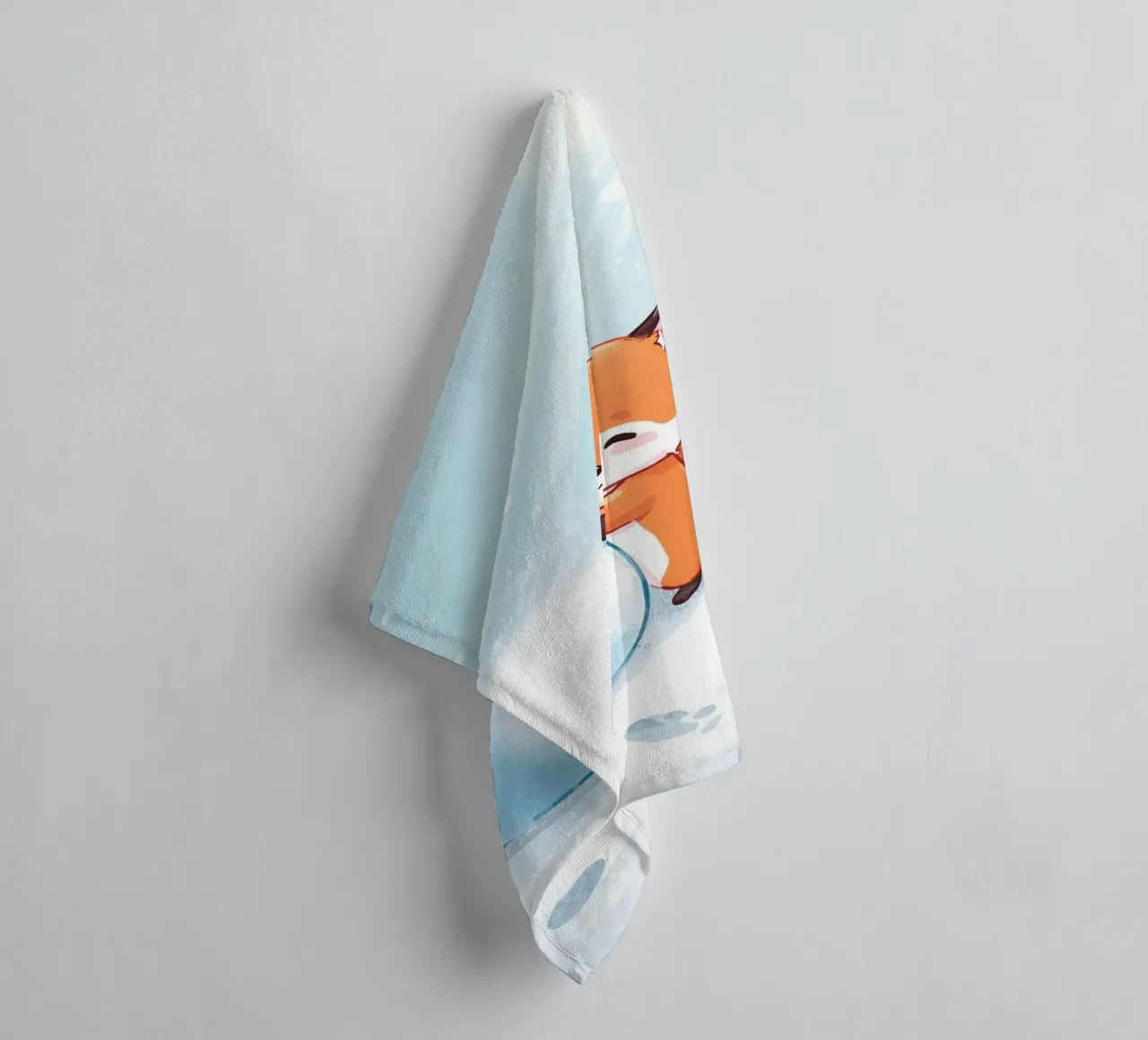 Abbracci caldi nella neve asciugamano da bagno da Voxy's Adventures