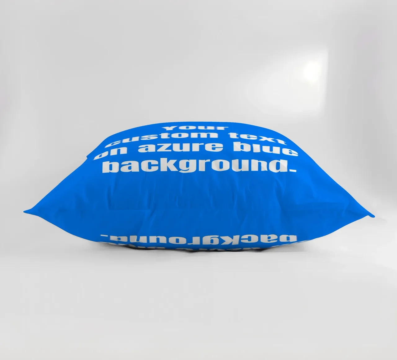 Custom text on azure blue background cuscino da RB-Quotes