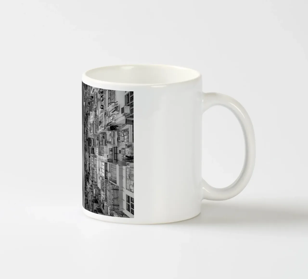 HONG KONG 24 tazza in ceramica da Tom Uhlenberg