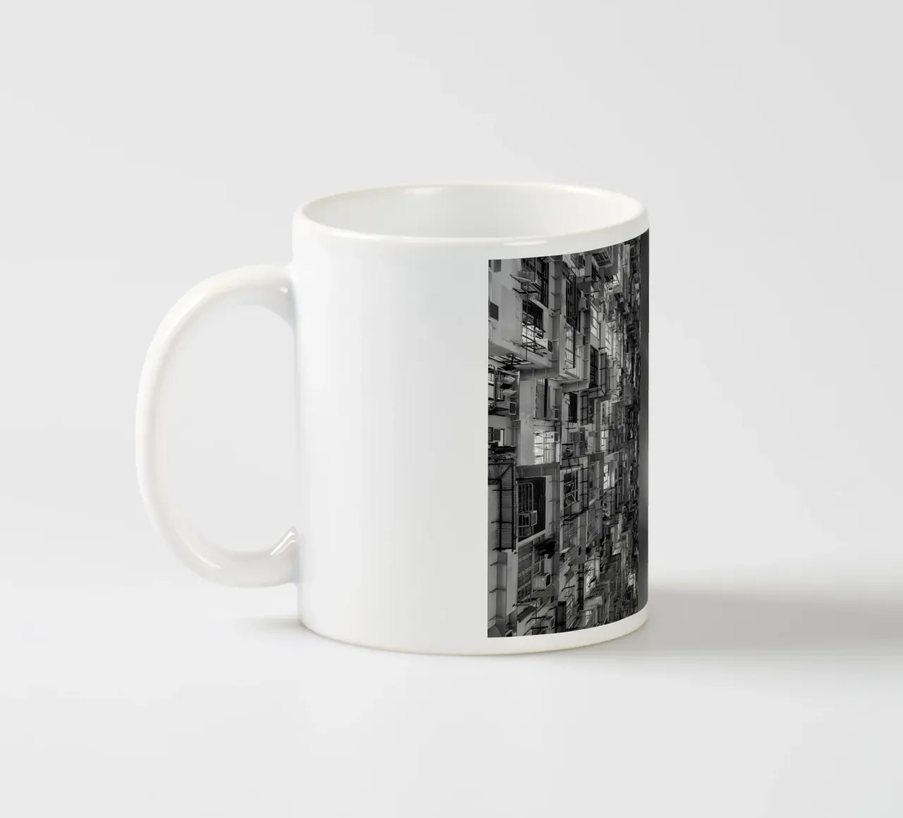 HONG KONG 24 tazza in ceramica da Tom Uhlenberg