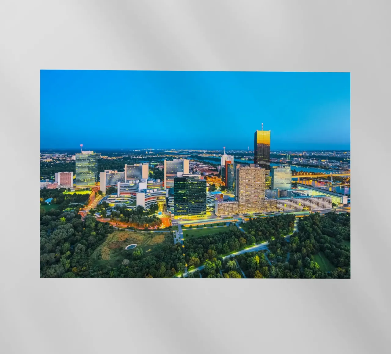 WIEN 02 pellicola backlit da Tom Uhlenberg