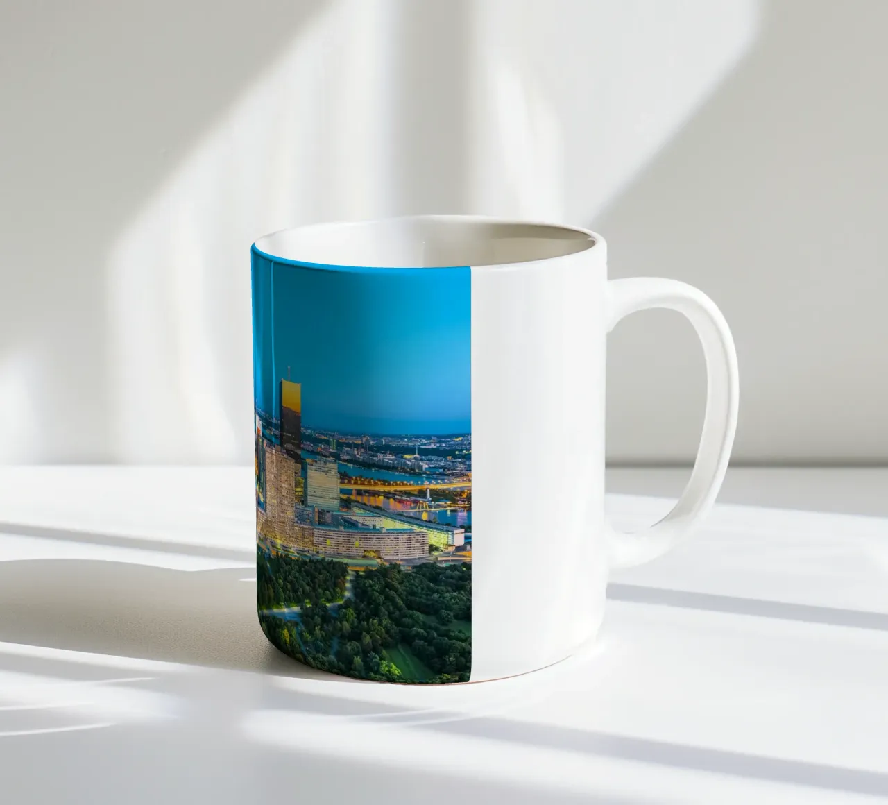 WIEN 02 tazza in ceramica da Tom Uhlenberg