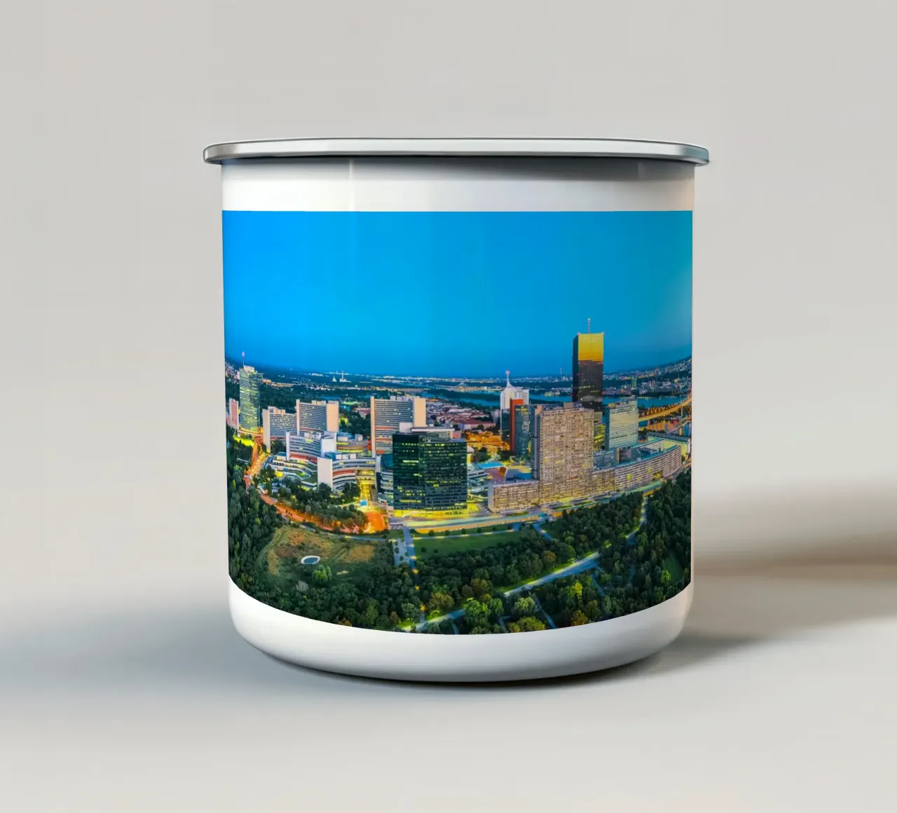 WIEN 02 tazza in smalto da Tom Uhlenberg