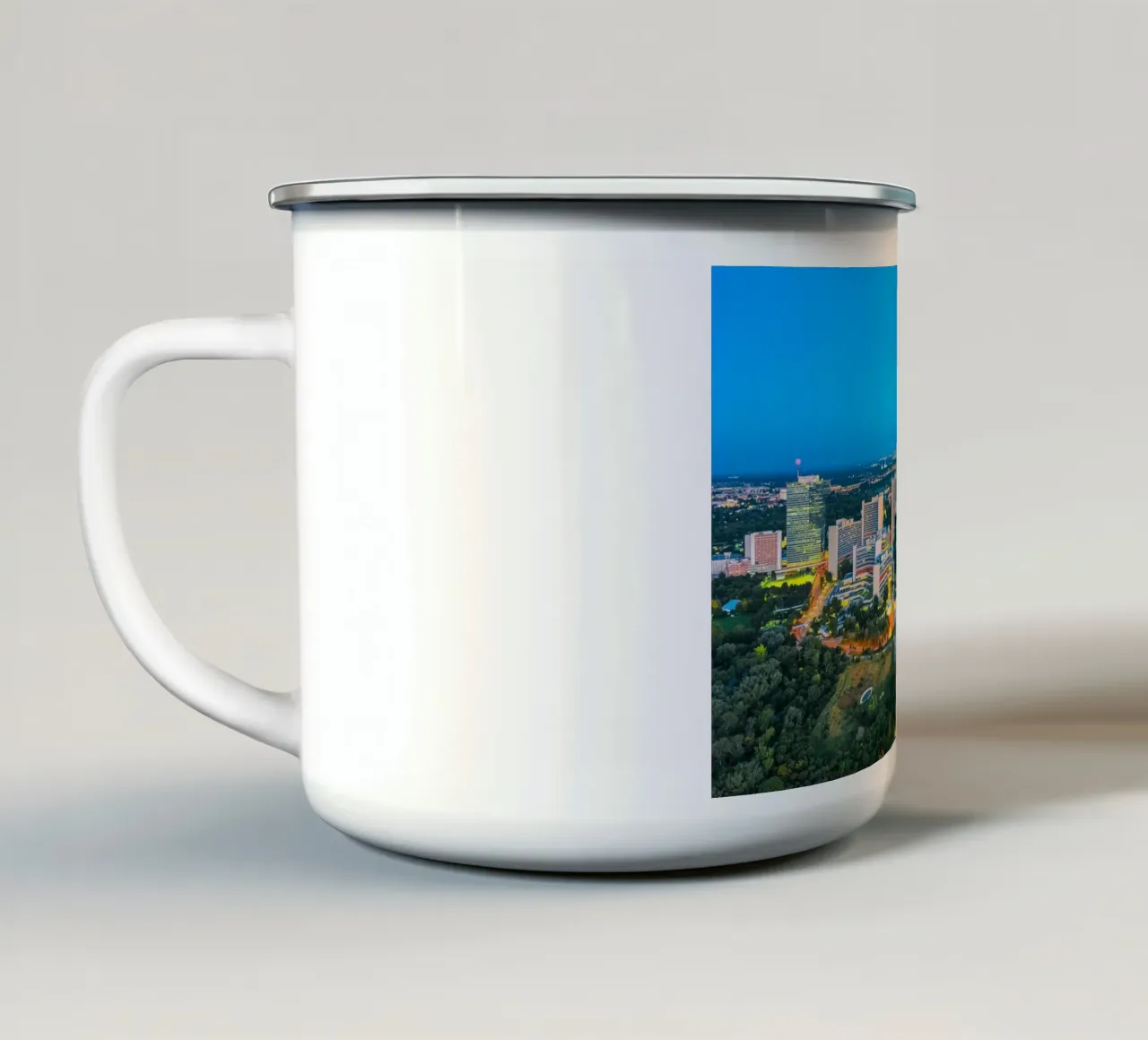 WIEN 02 tazza in smalto da Tom Uhlenberg