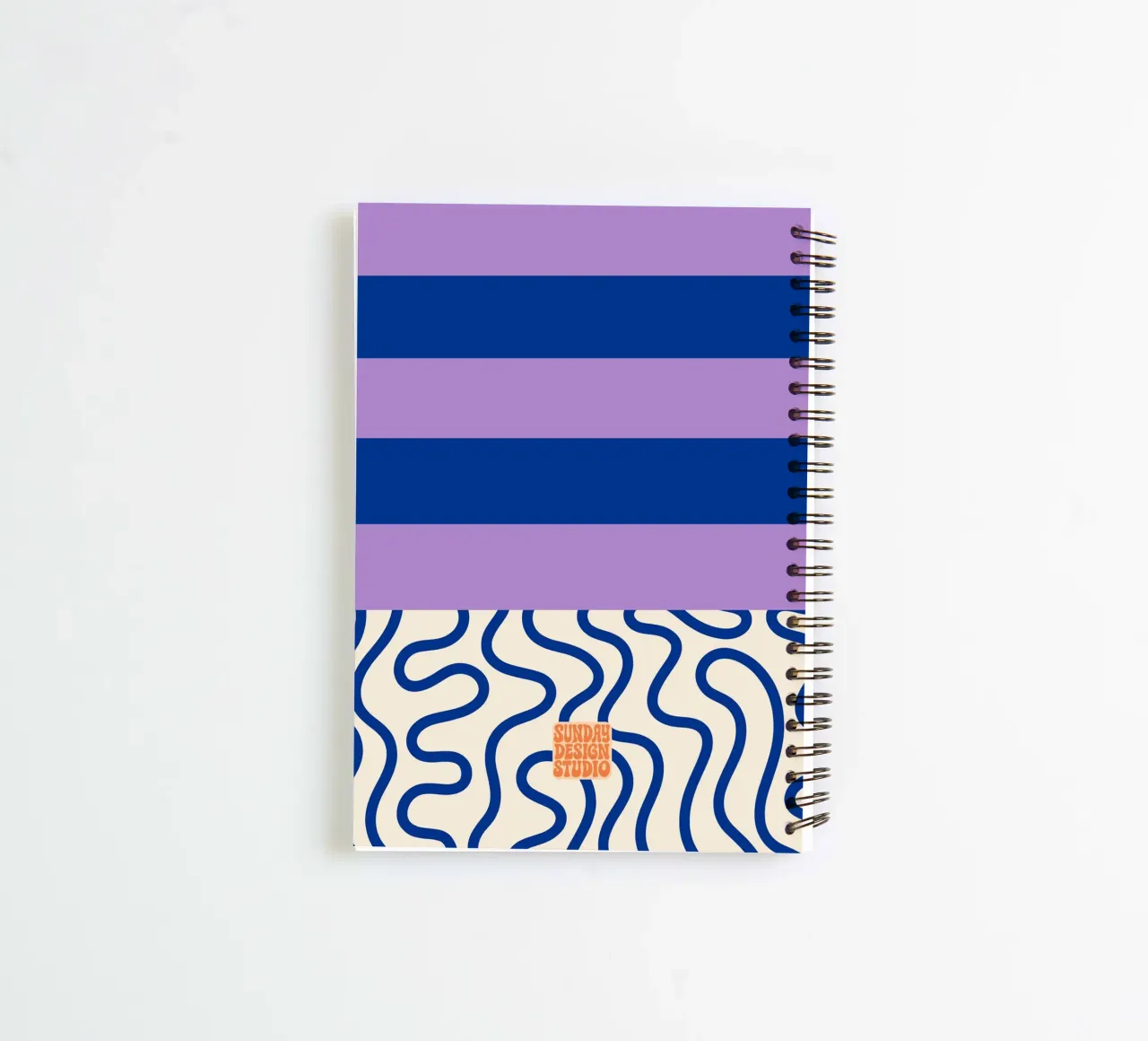 Stripes and Squiggle Pattern Notebook diario ad anelli da Sunday Design Studio