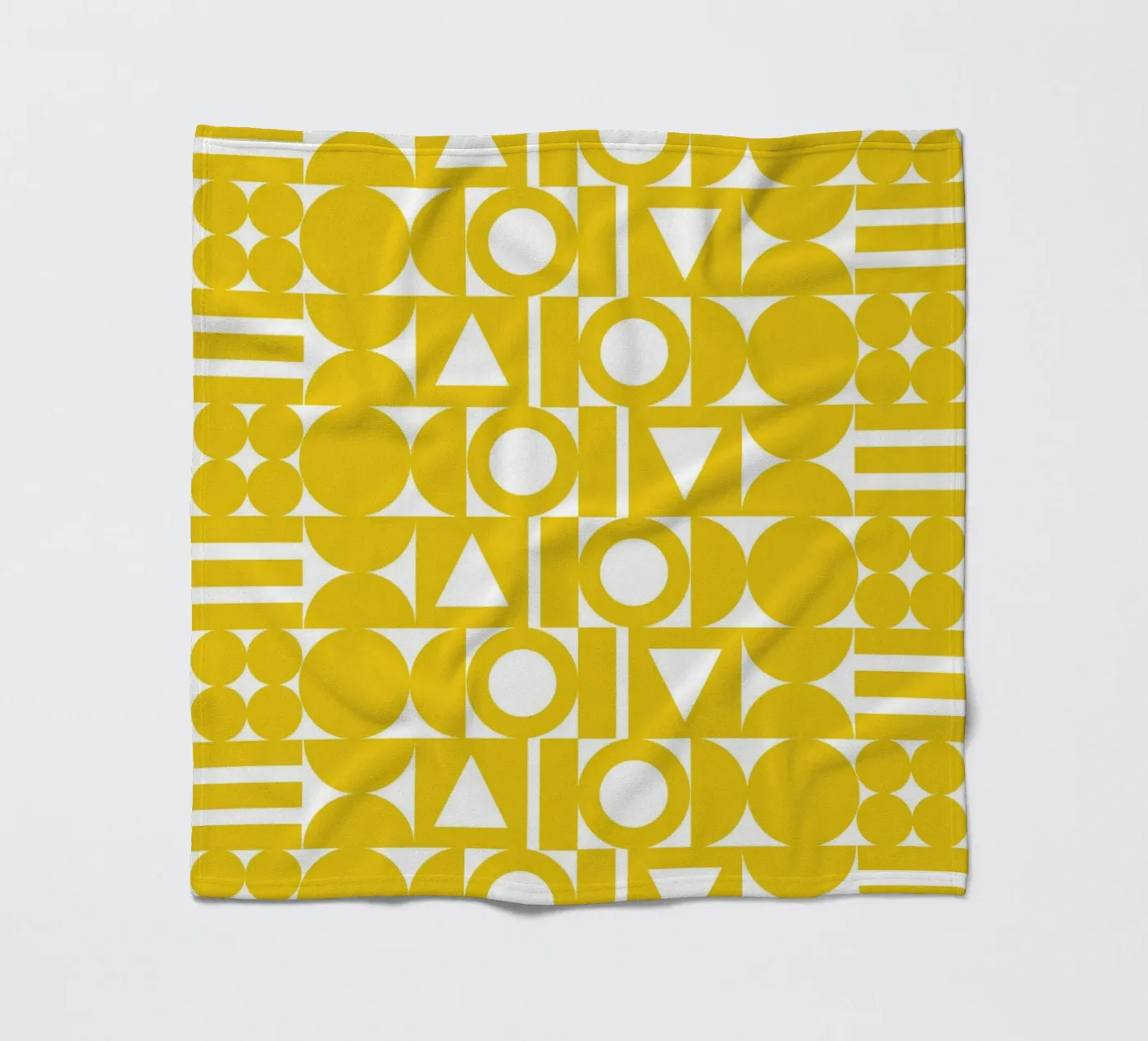 Geometric Yellow Shape Fleecedecke von Studio Fun Boy
