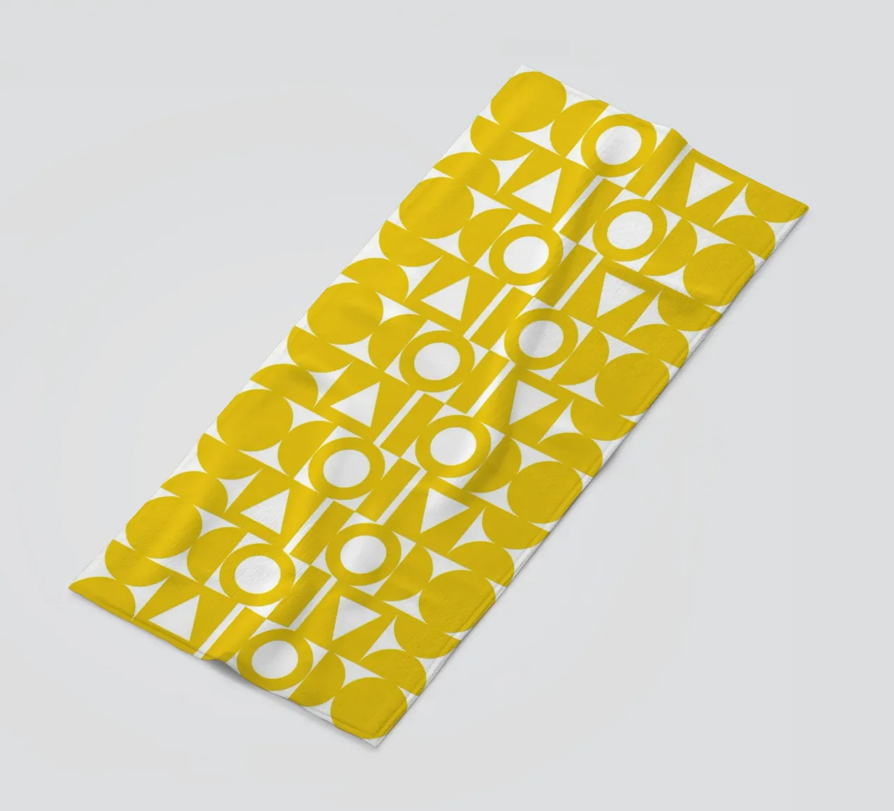 Forma geometrica gialla telo mare da Studio Fun Boy