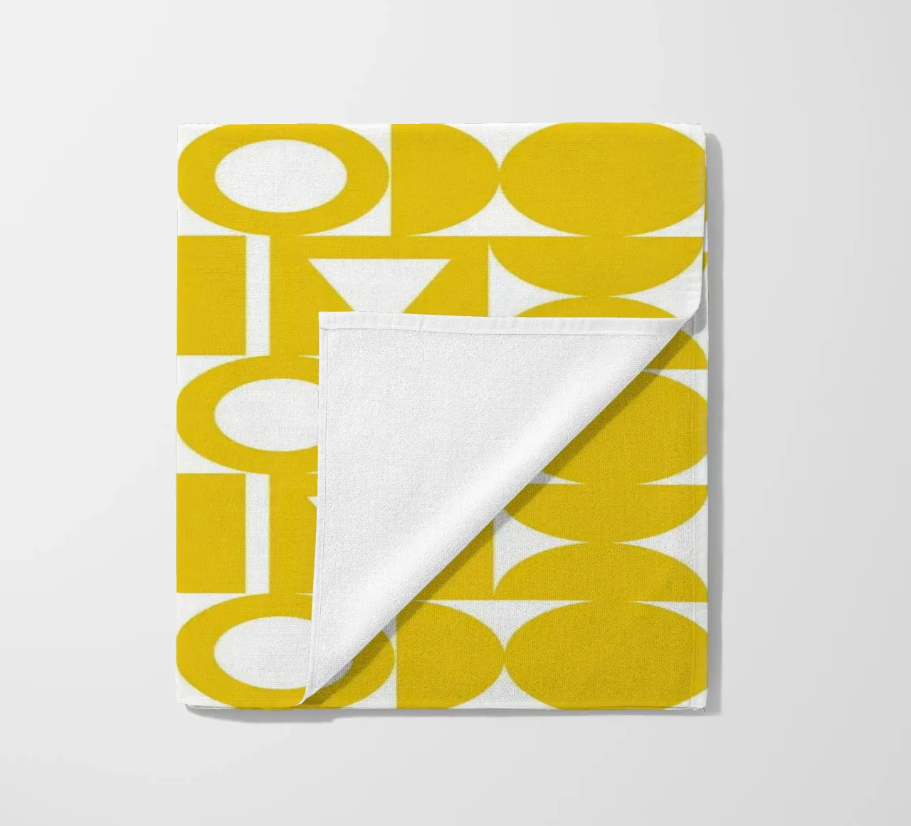 Forma geometrica gialla telo mare da Studio Fun Boy