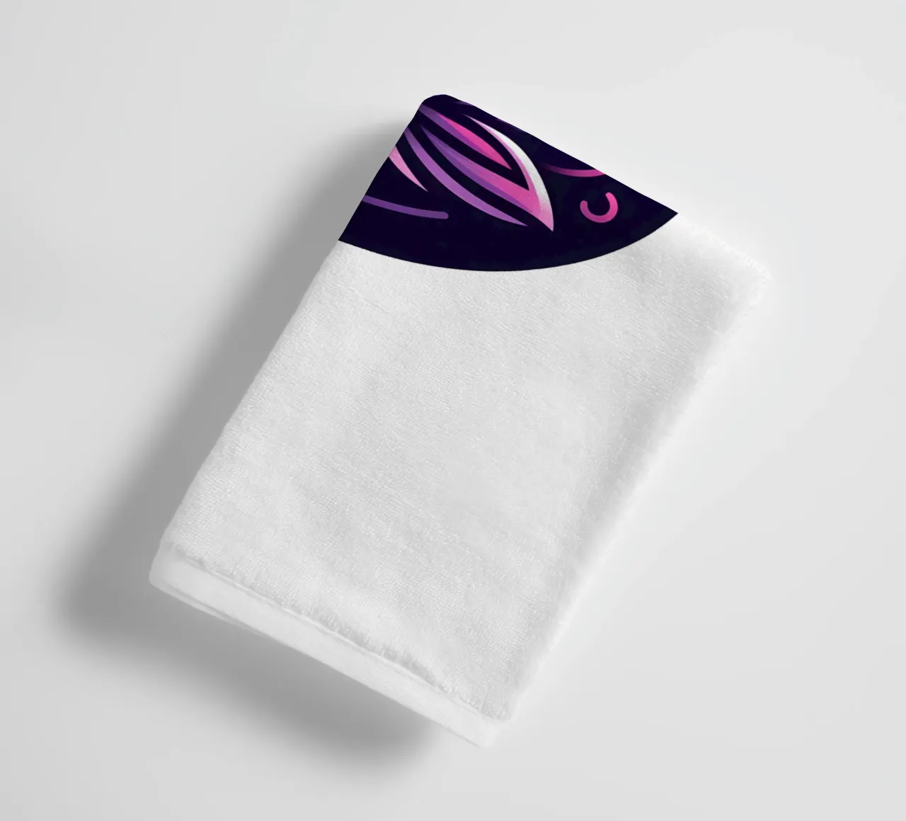 Ciondolo con fiore di loto rosa e viola - Joe Noctis Design asciugamano da bagno da Joe Noctis