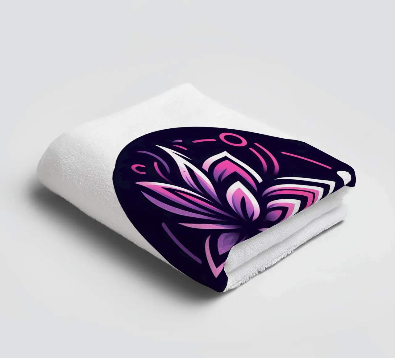 Ciondolo con fiore di loto rosa e viola - Joe Noctis Design asciugamano da bagno da Joe Noctis