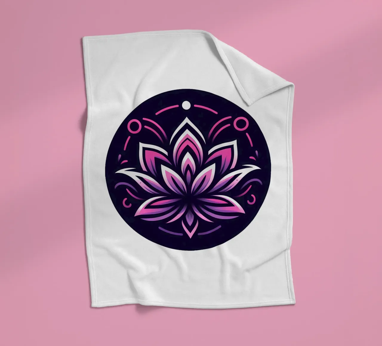 Ciondolo con fiore di loto rosa e viola - Joe Noctis Design coperta in pile da Joe Noctis