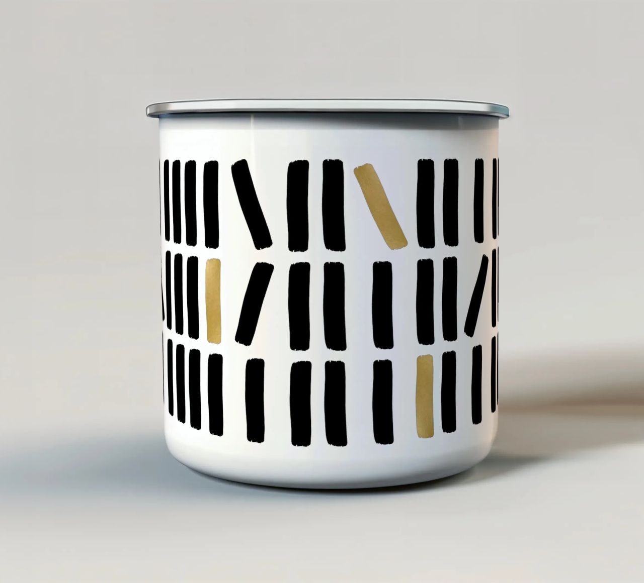 Astratto nero e oro tazza in smalto da Orara Studio