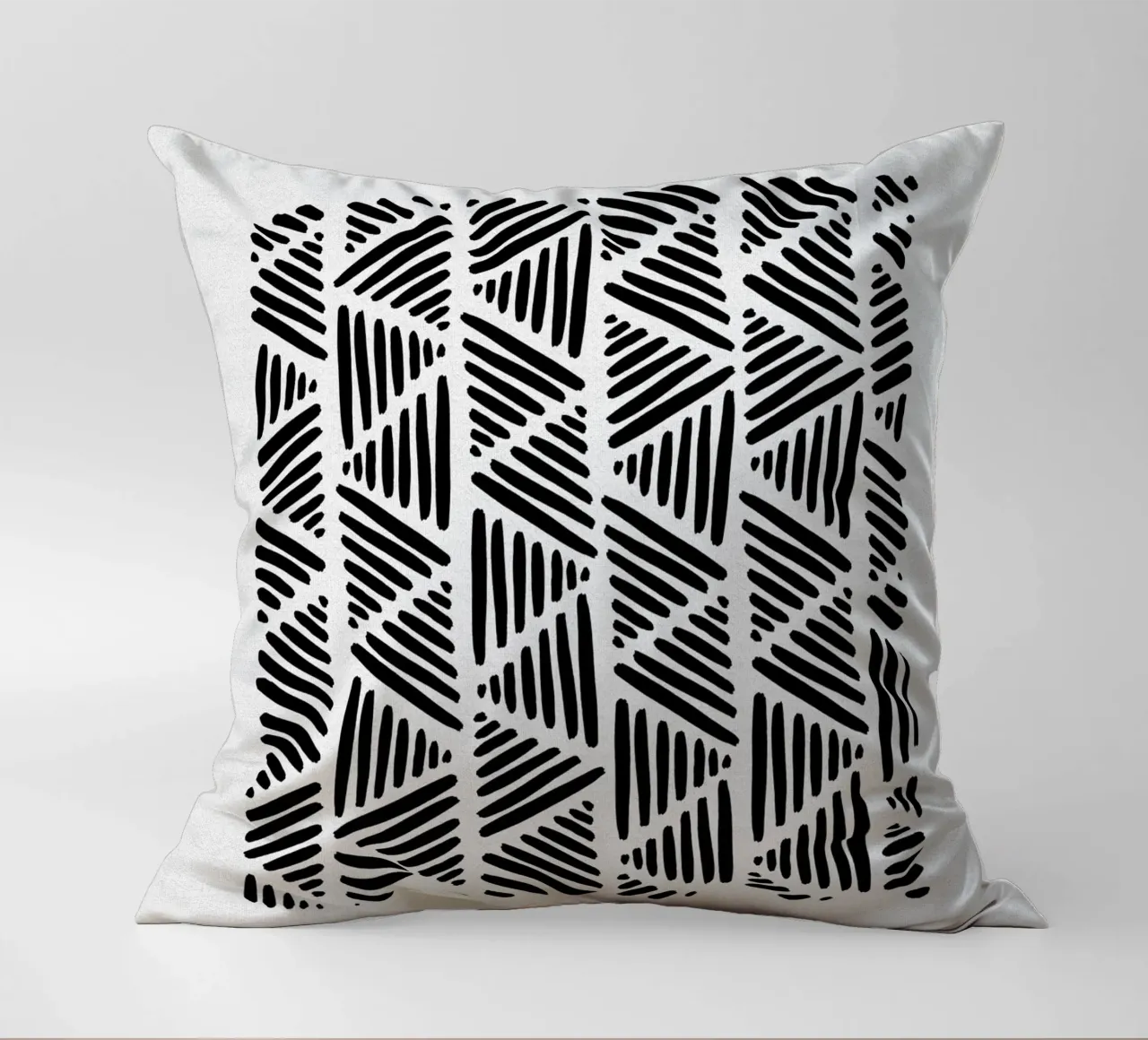 Bianco e nero astratto I cuscino da Orara Studio