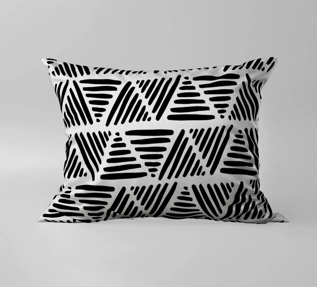 Bianco e nero astratto I cuscino da Orara Studio
