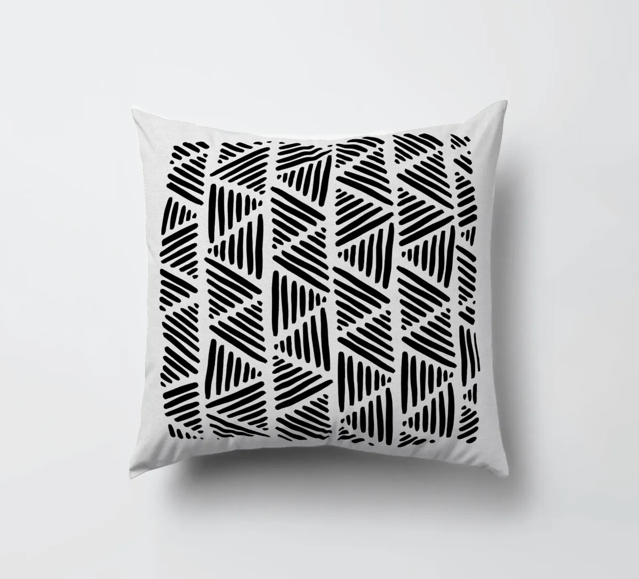 Bianco e nero astratto I cuscino da Orara Studio