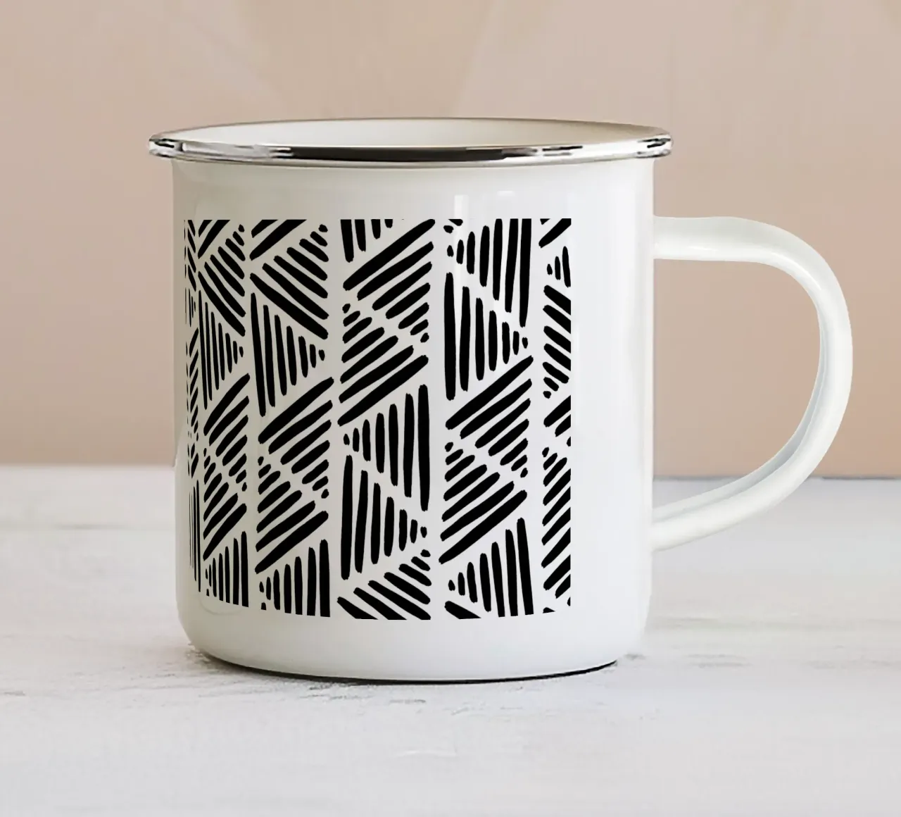 Schwarz und Weiß Abstrakt I Emaille Tasse von Orara Studio