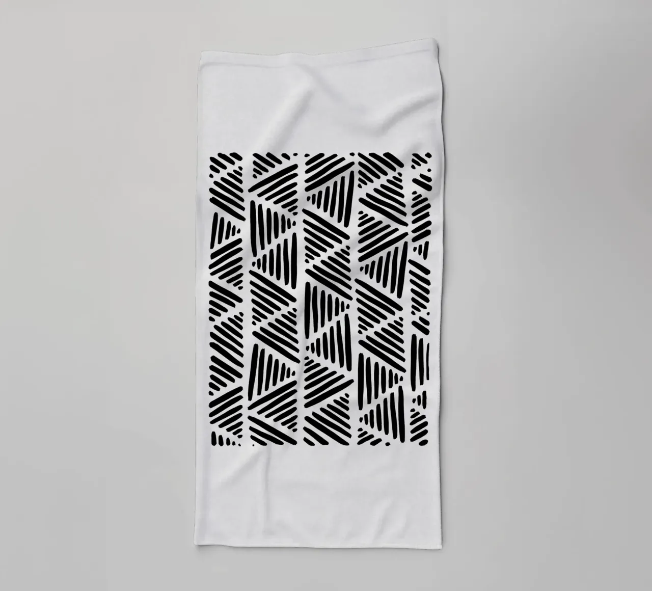 Bianco e nero astratto I asciugamano da bagno da Orara Studio