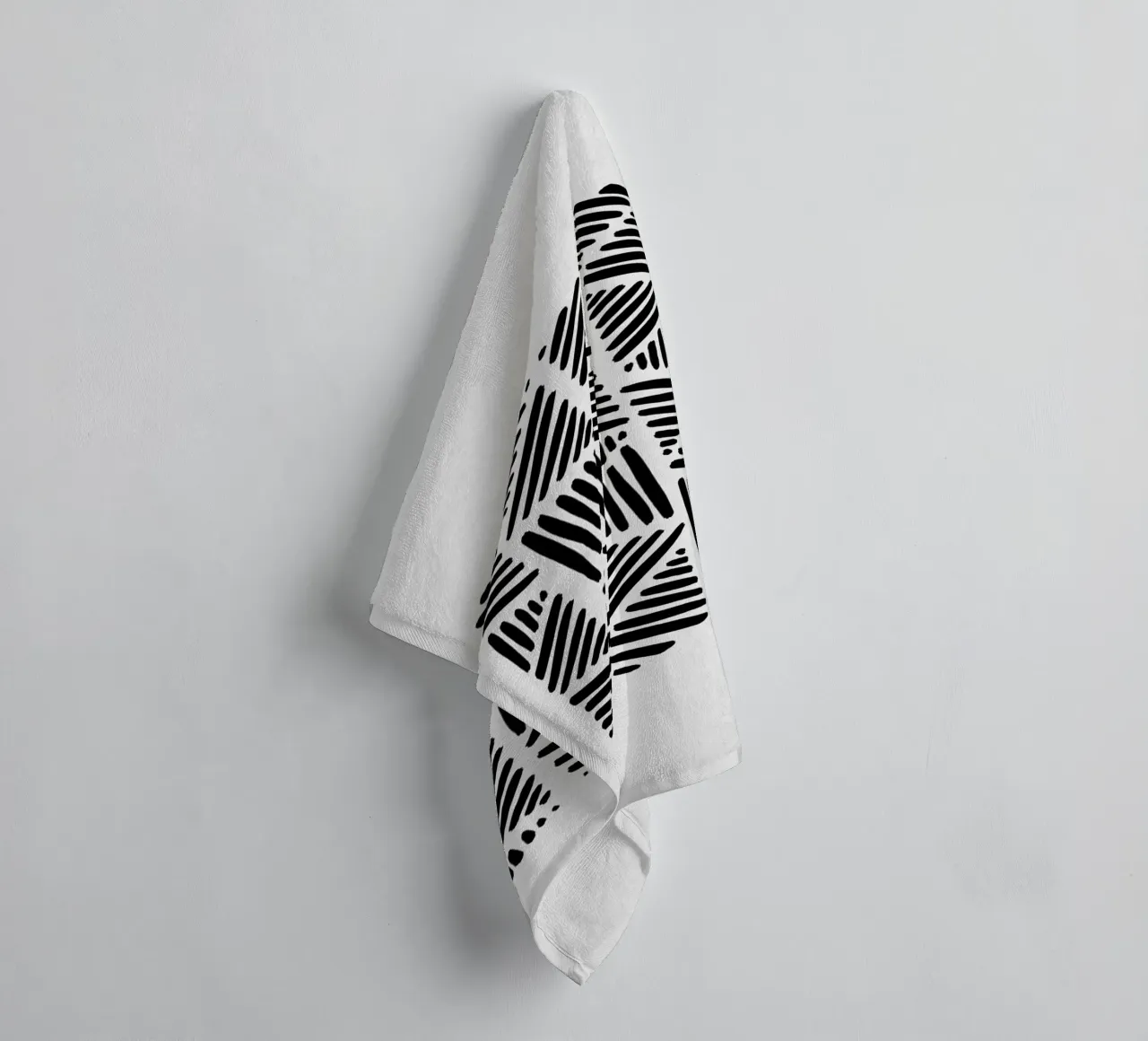 Bianco e nero astratto I asciugamano da bagno da Orara Studio