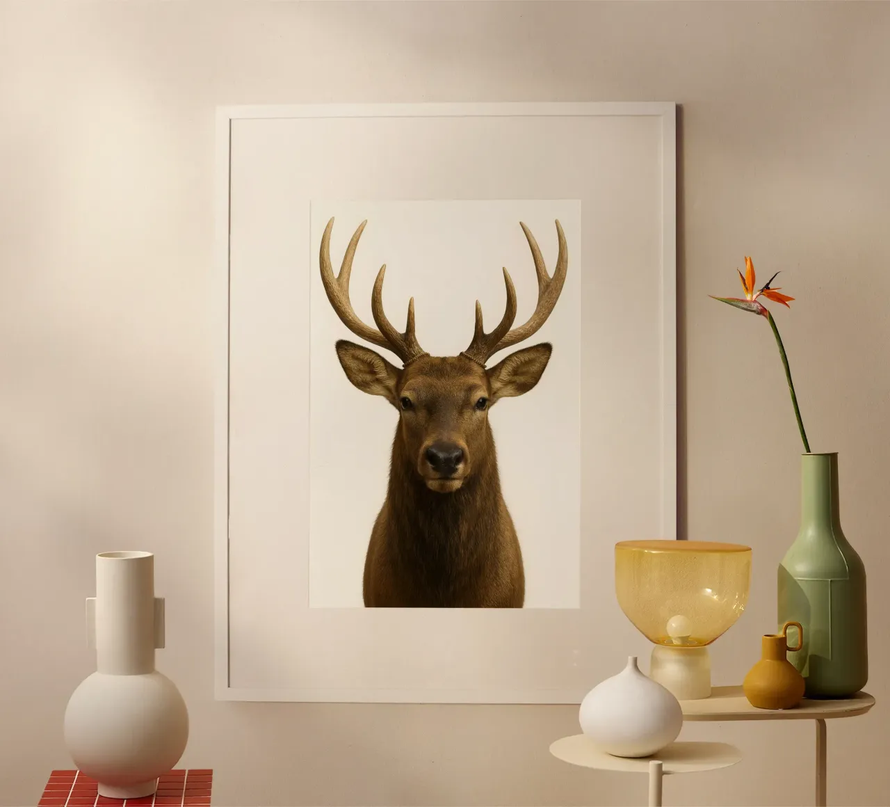 Ritratto di alce maestoso - Stampa d'arte minimalista sulla fauna selvatica poster con telaio in legno da Happy Wild Prints