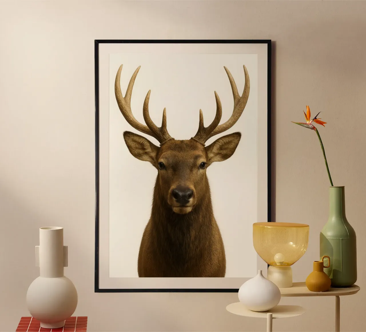 Ritratto di alce maestoso - Stampa d'arte minimalista sulla fauna selvatica poster con telaio in legno da Happy Wild Prints