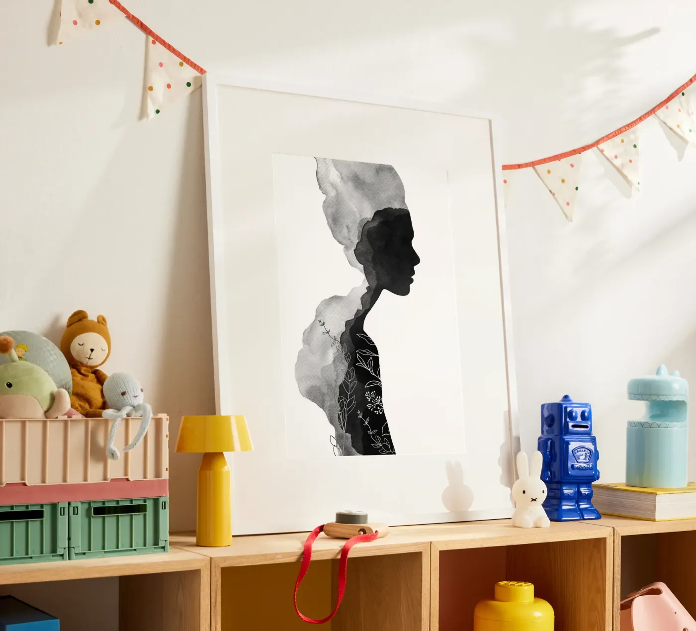 Her poster da Orara Studio