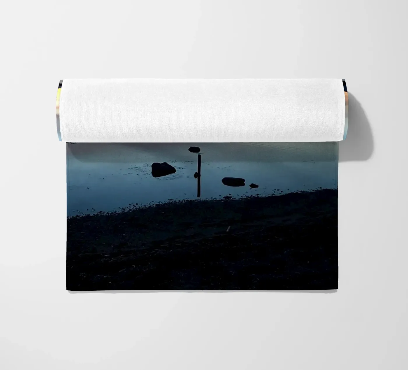 Sonnenuntergang Strandtuch von Massimo Frascogna