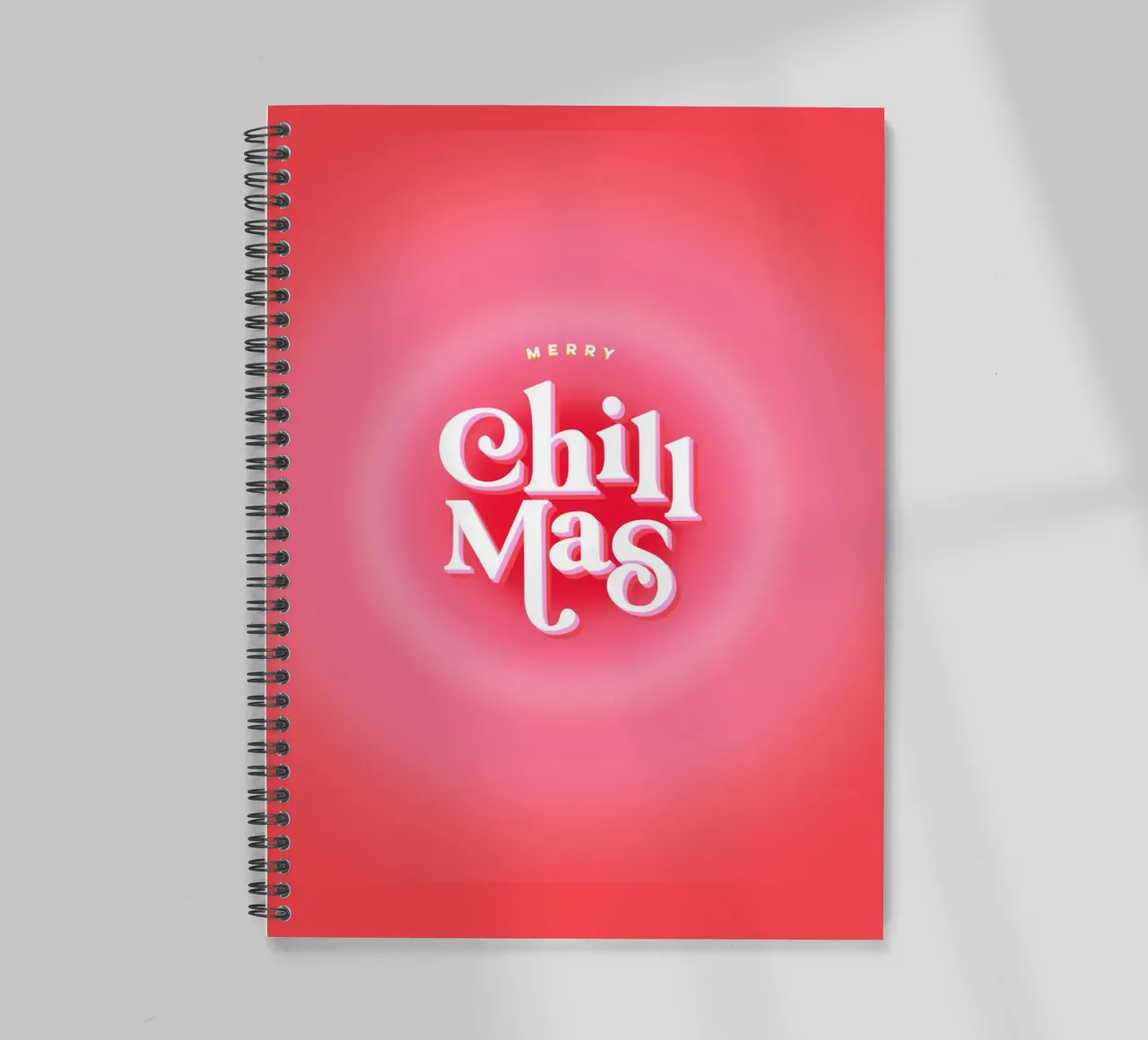 Merry Chill-mas - Weihnachten Pun leuchtend rosa und rot Ringbuch von Dominique Vari Christmas