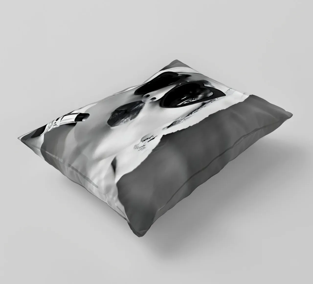 Invio di un bacio in bianco e nero cuscino da Galery Vintage