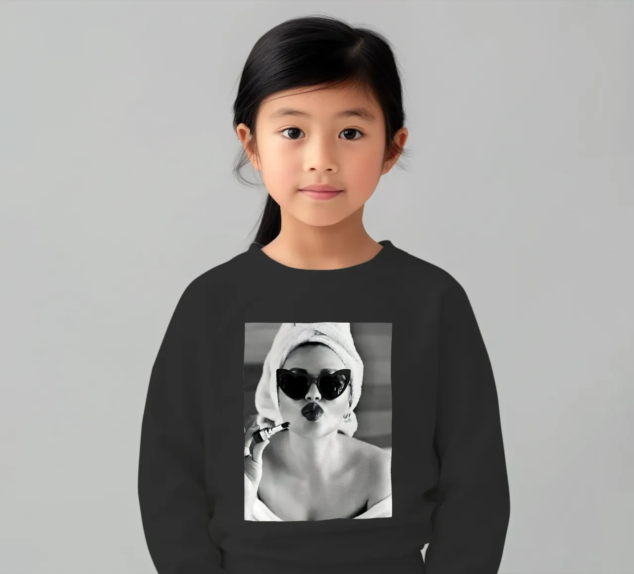 Invio di un bacio in bianco e nero felpa bambino da Galery Vintage