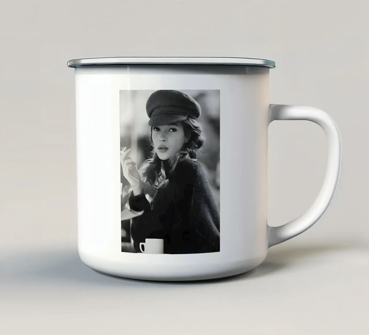 Contemplazione in contrasto tazza in smalto da Galery Vintage