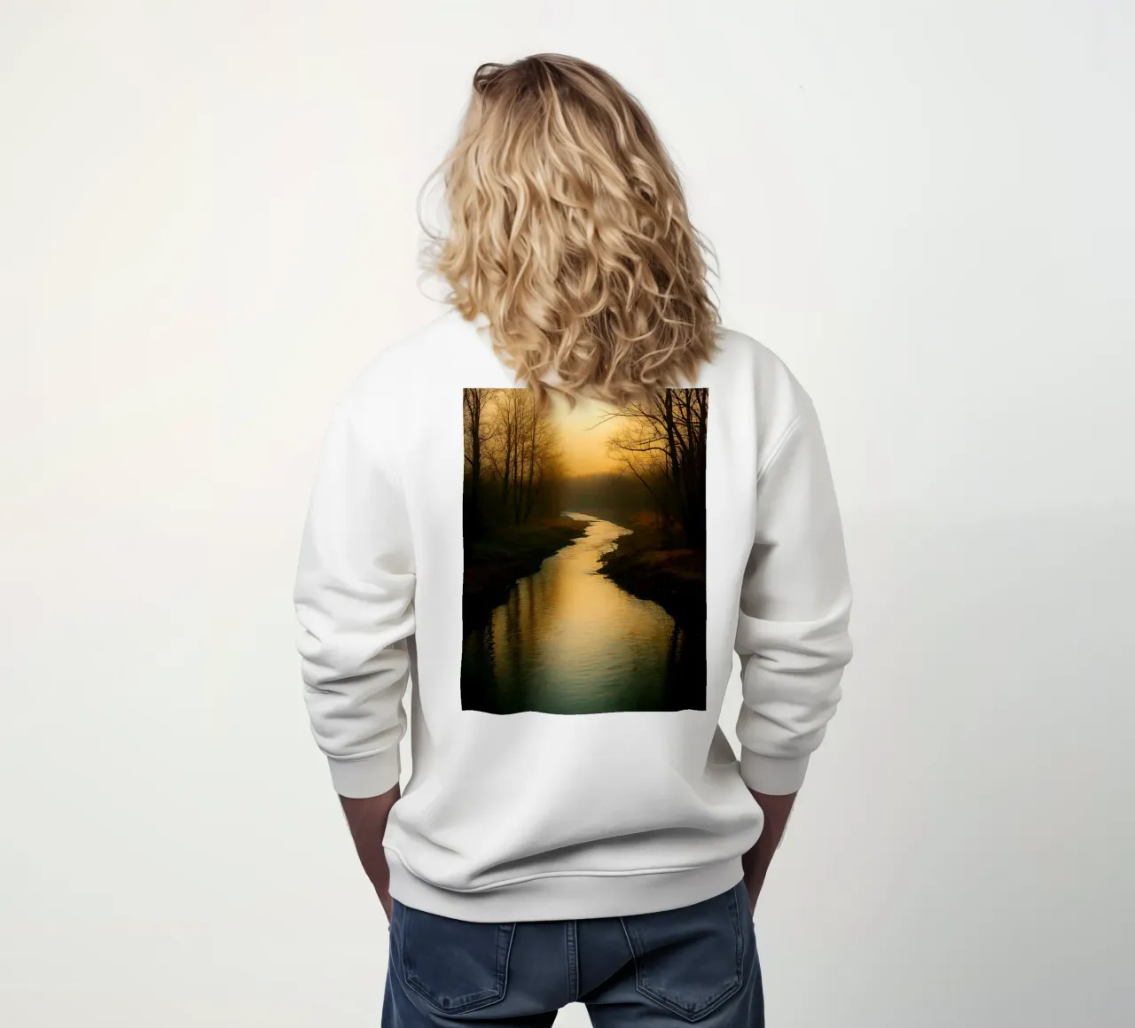 piccolo fiume nella foresta felpa da Maraza