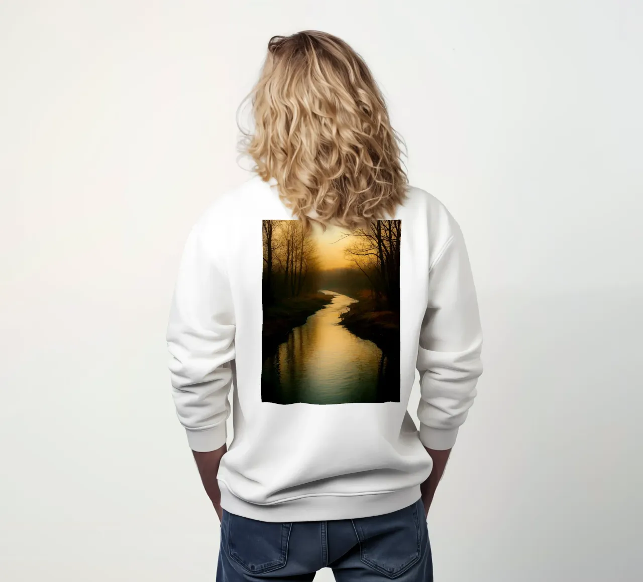 piccolo fiume nella foresta felpa da Maraza