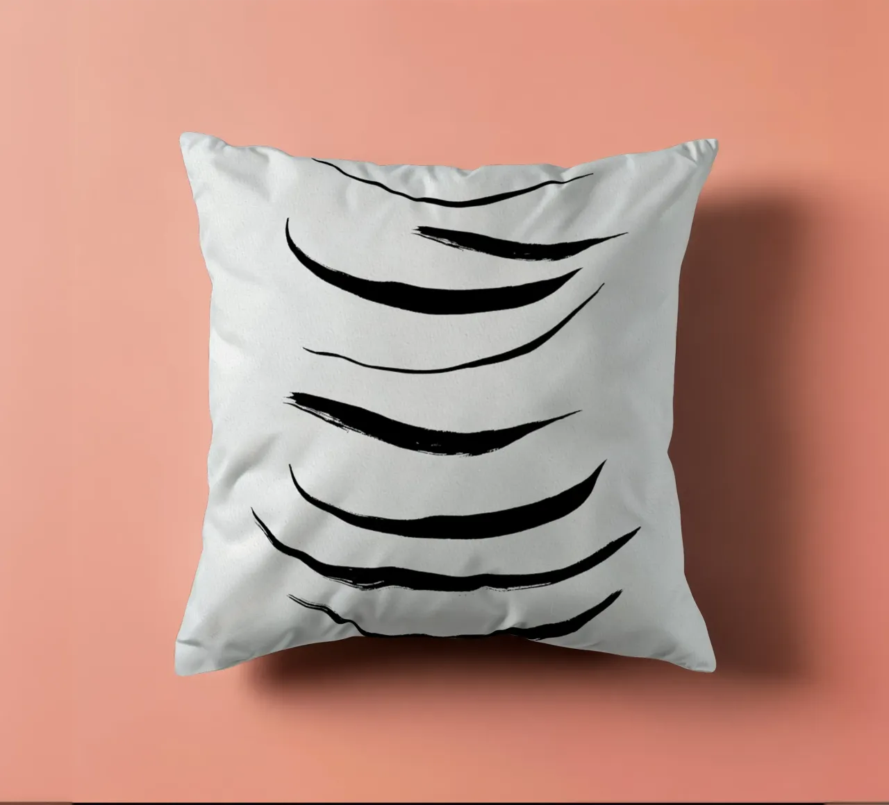 Pittura nera minimalista cuscino da Orara Studio