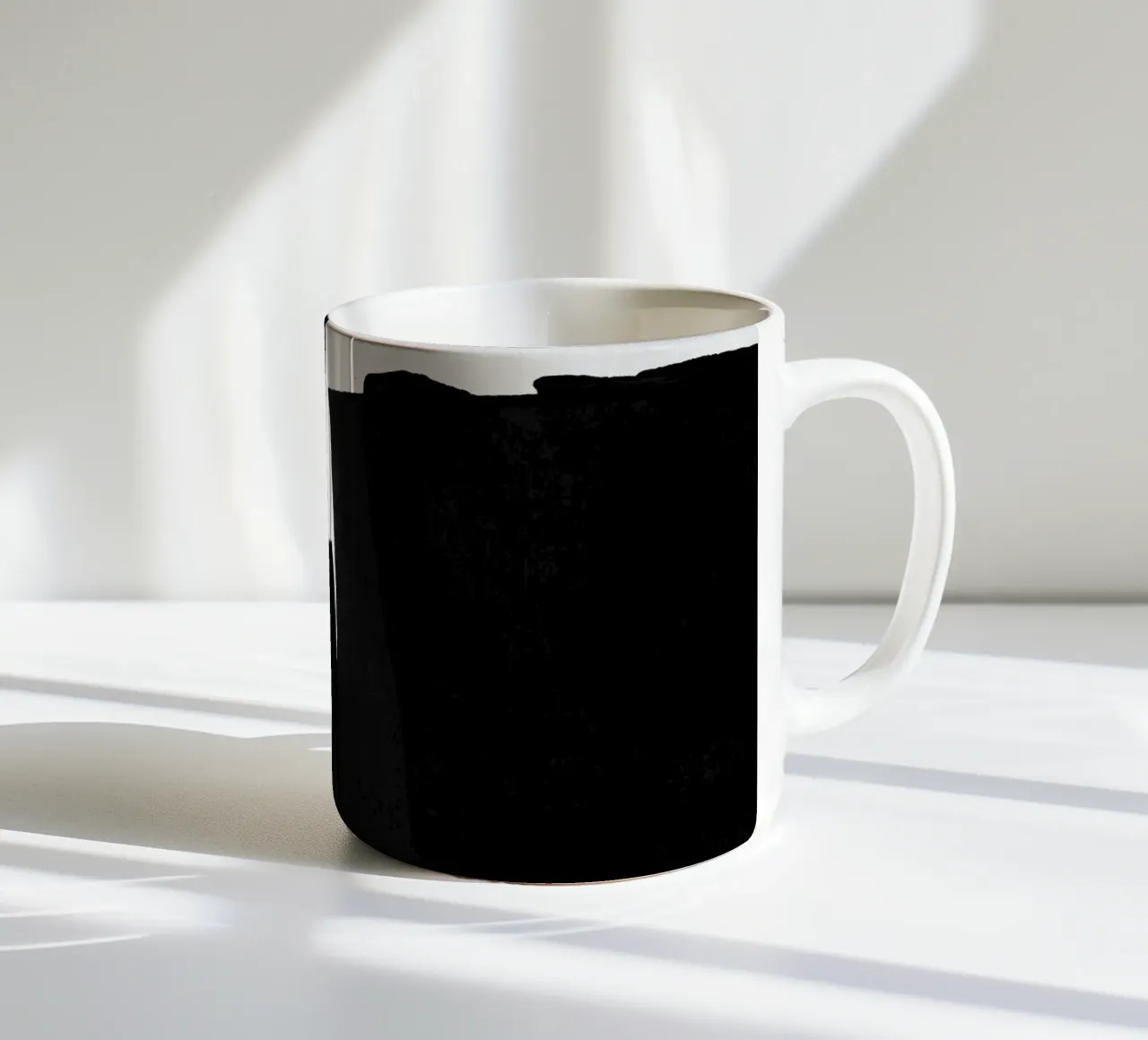 Pittura minimalista Nero I tazza in ceramica da Orara Studio
