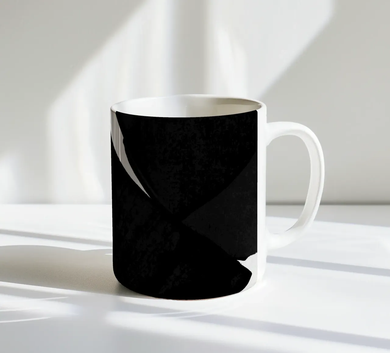 Pittura minimalista nera II tazza in ceramica da Orara Studio