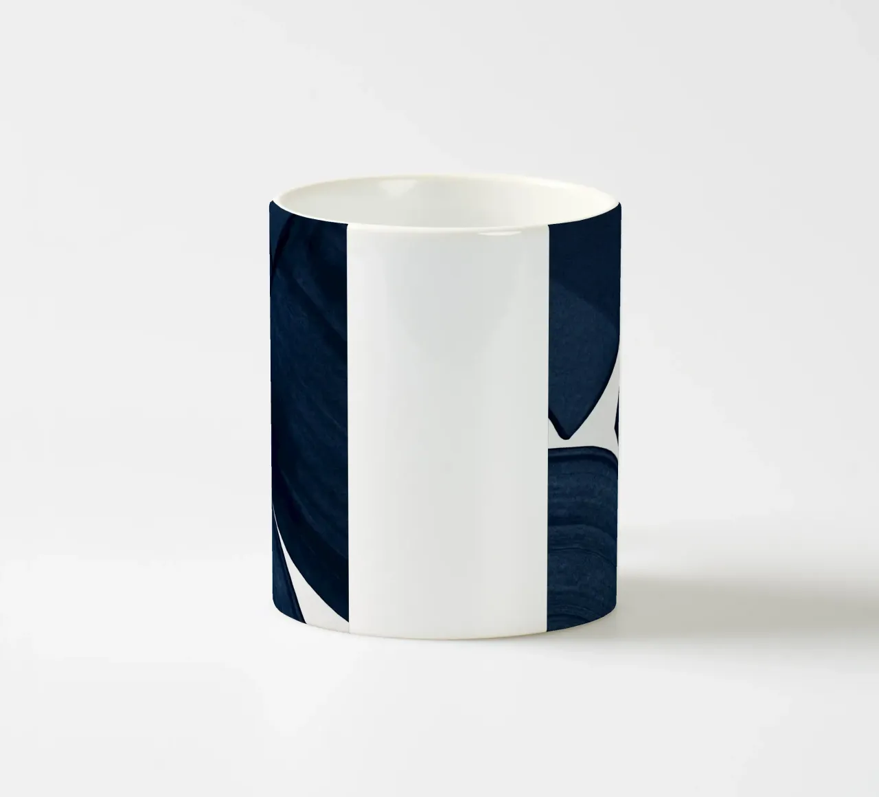 Pittura minimalista blu II tazza in ceramica da Orara Studio