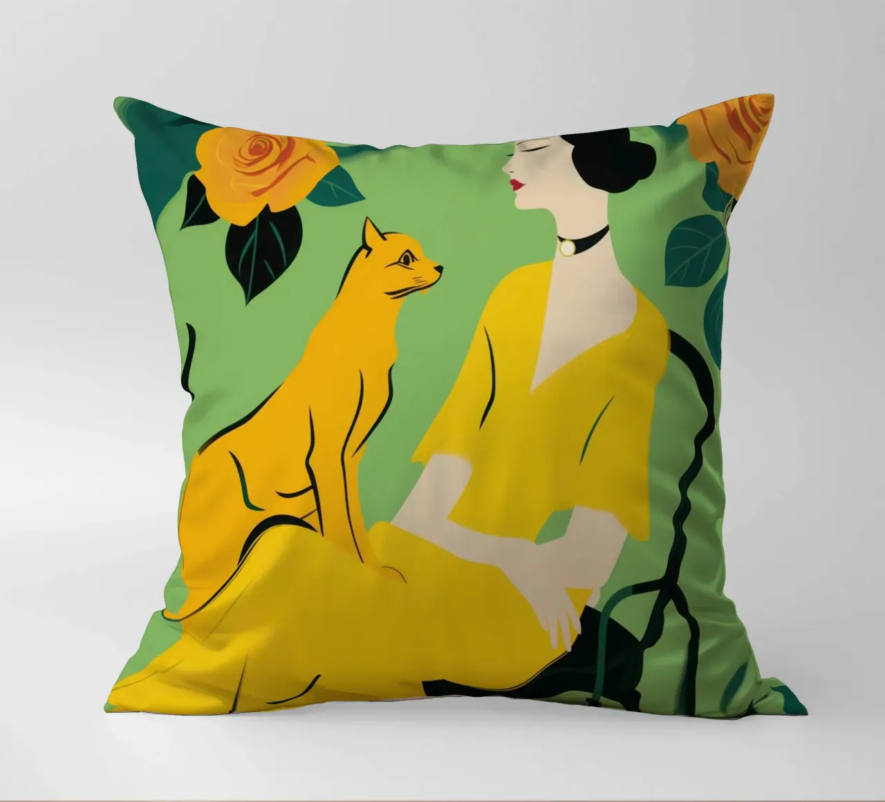 Signora con gatto in un roseto giallo-arancio cuscino da Autofocus