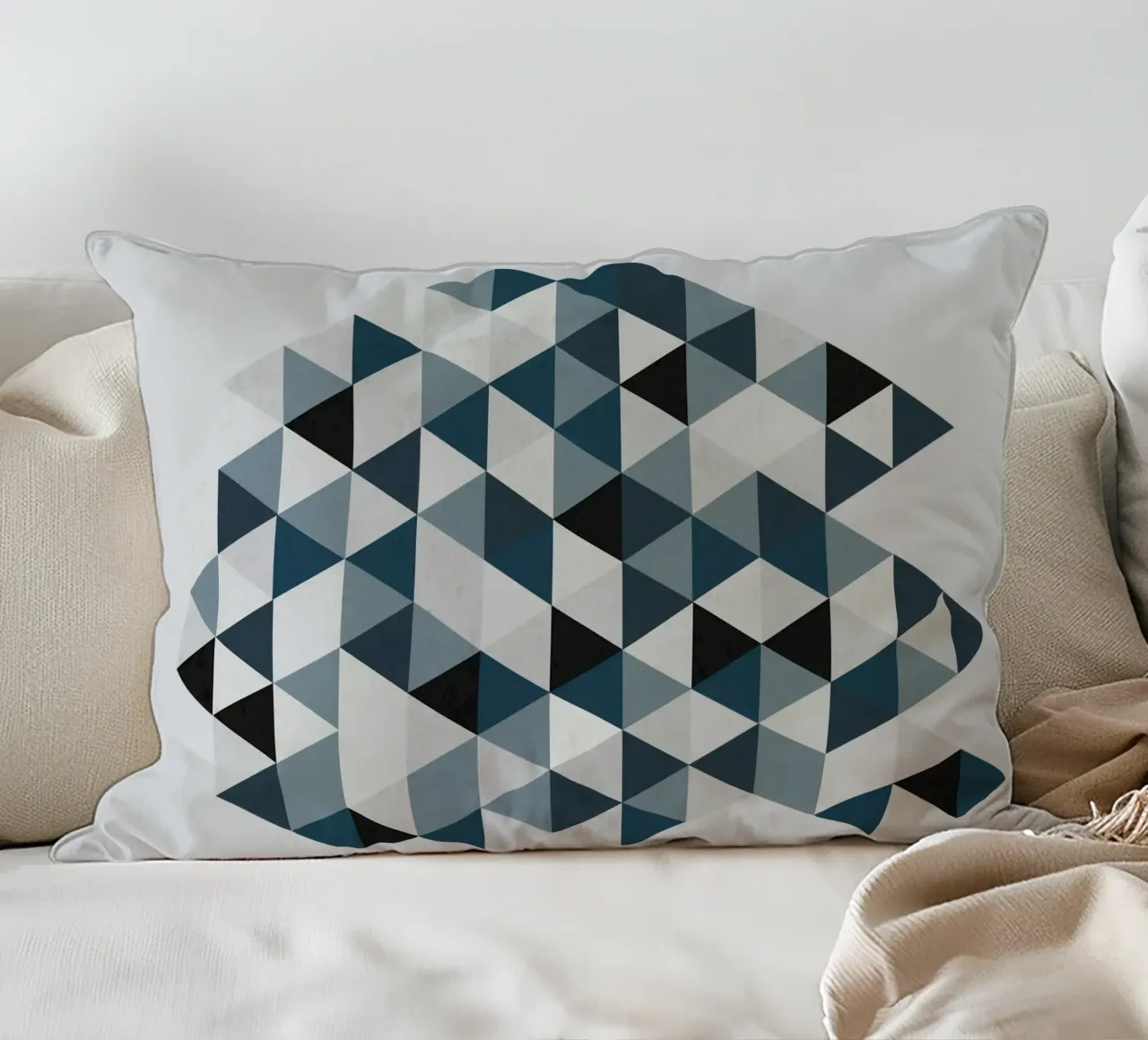 Ocean Mist Geometry - Sea Blue and Gray Triangle Pattern cuscino da Petra Lang - Design