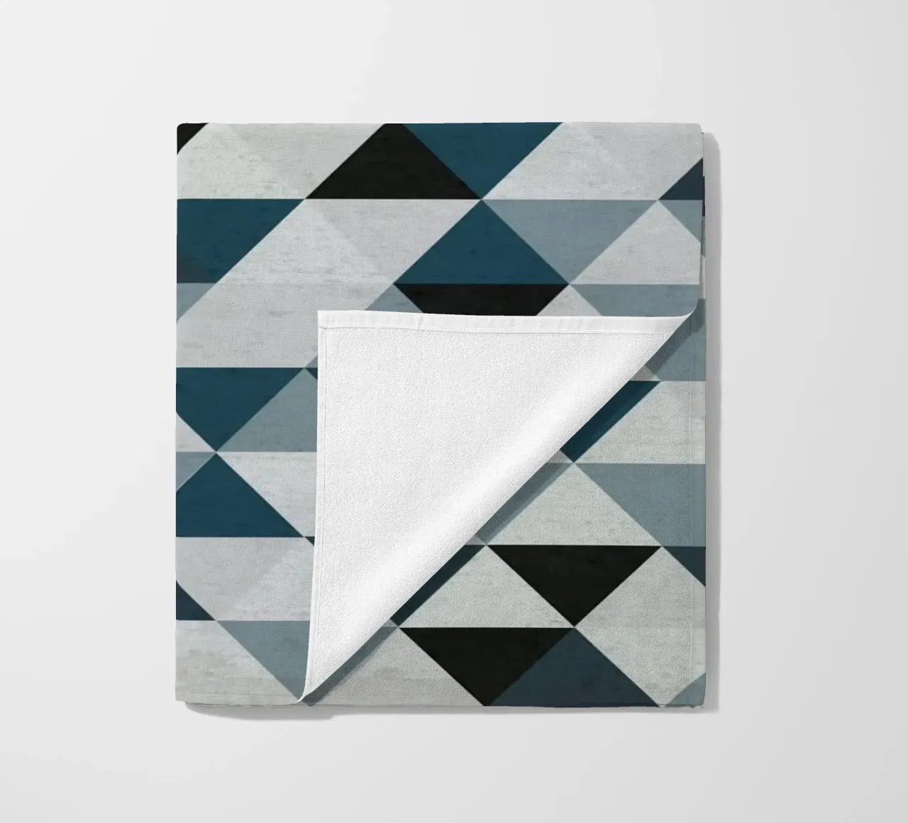 Ocean Mist Geometry - Sea Blue and Gray Triangle Pattern telo mare da Petra Lang - Design