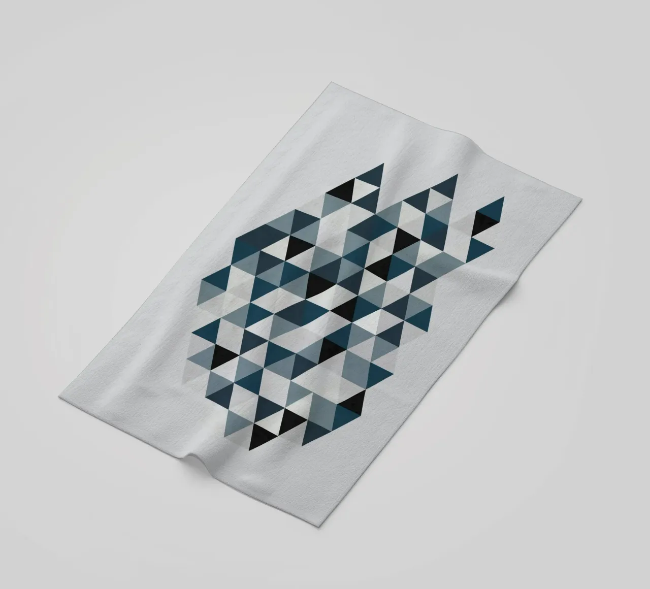 Ocean Mist Geometry - Sea Blue and Gray Triangle Pattern telo mare da Petra Lang - Design
