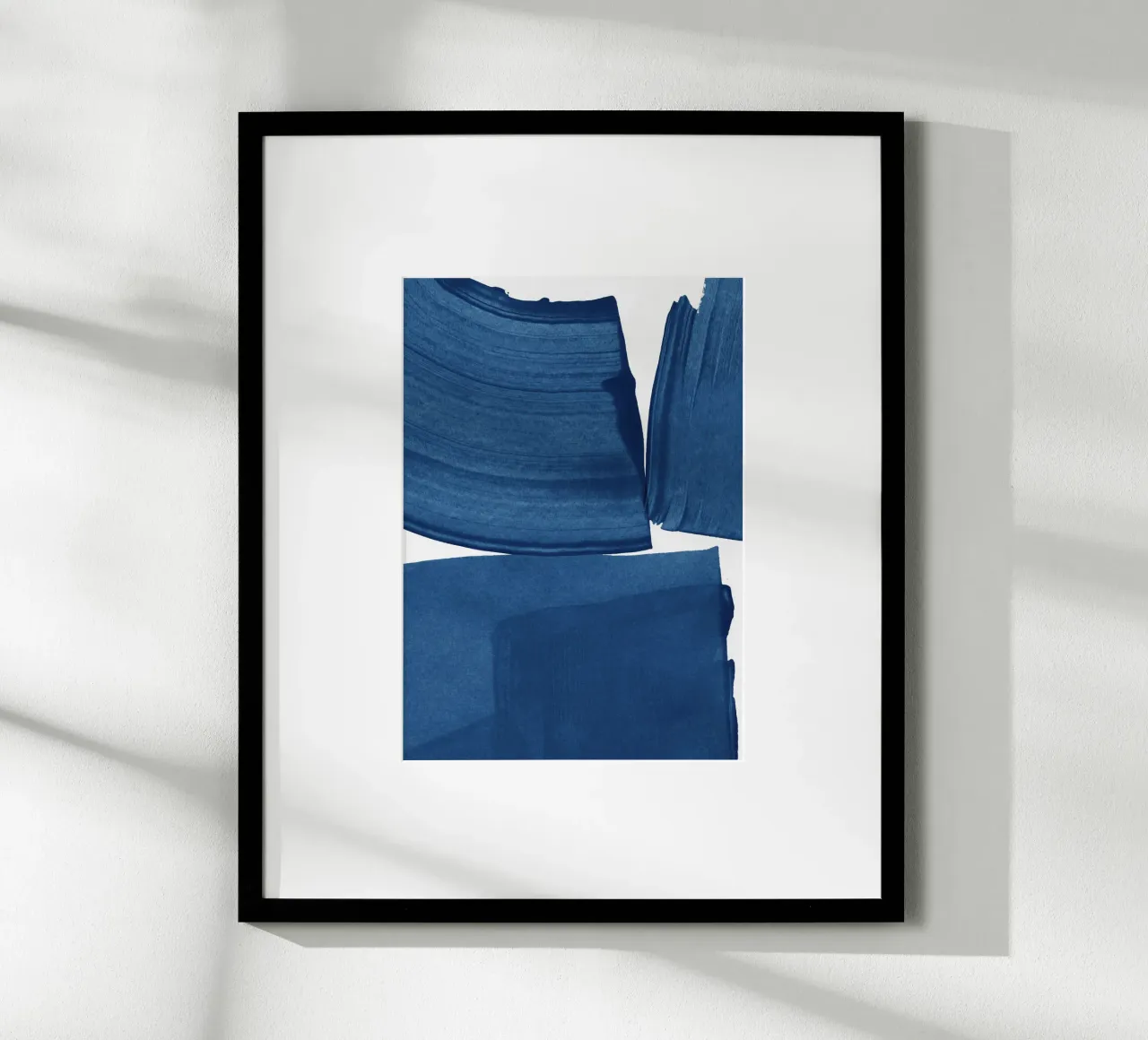 Pittura moderna Blu I poster con telaio in plastica da Orara Studio
