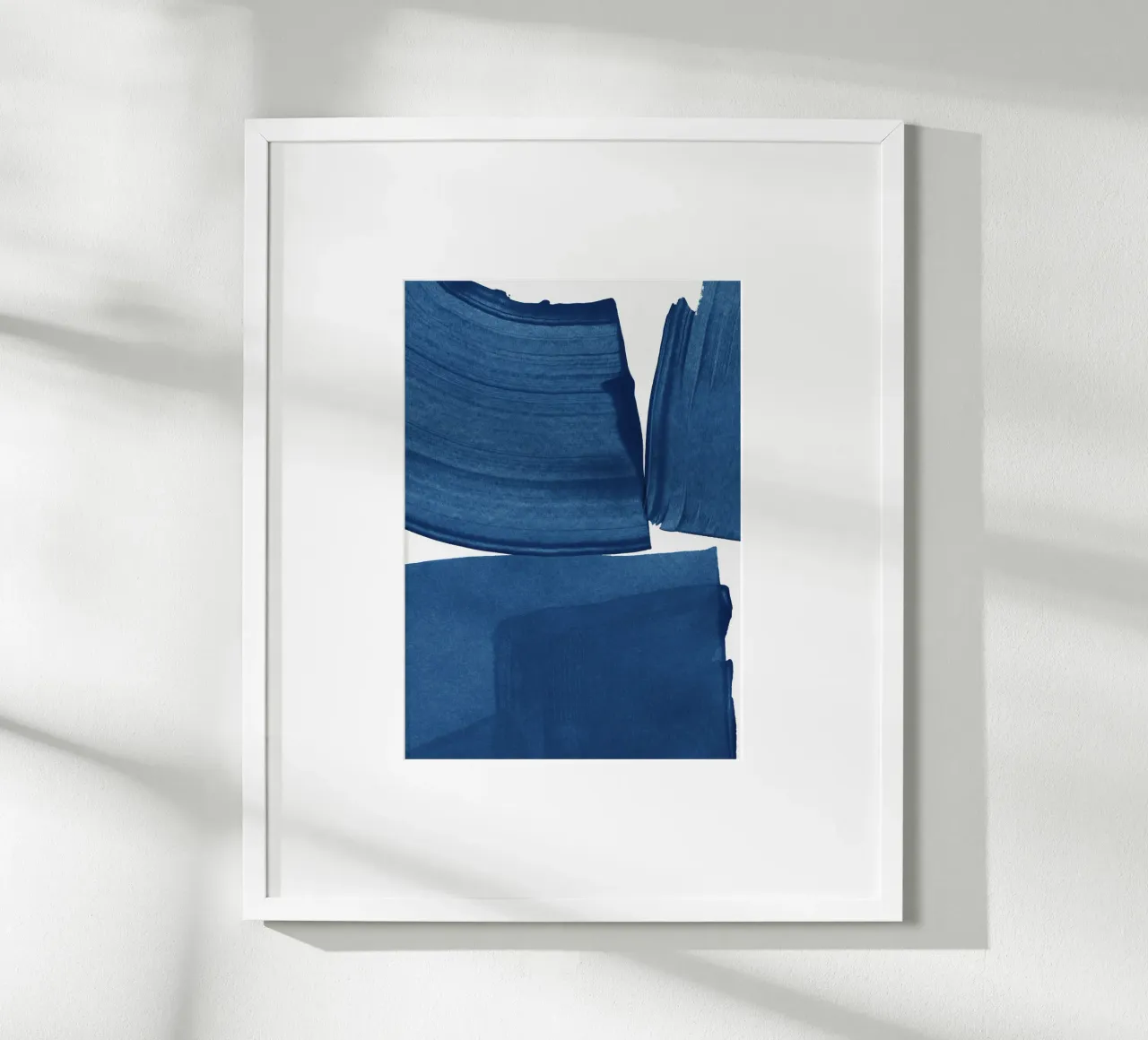 Pittura moderna Blu I poster con telaio in plastica da Orara Studio