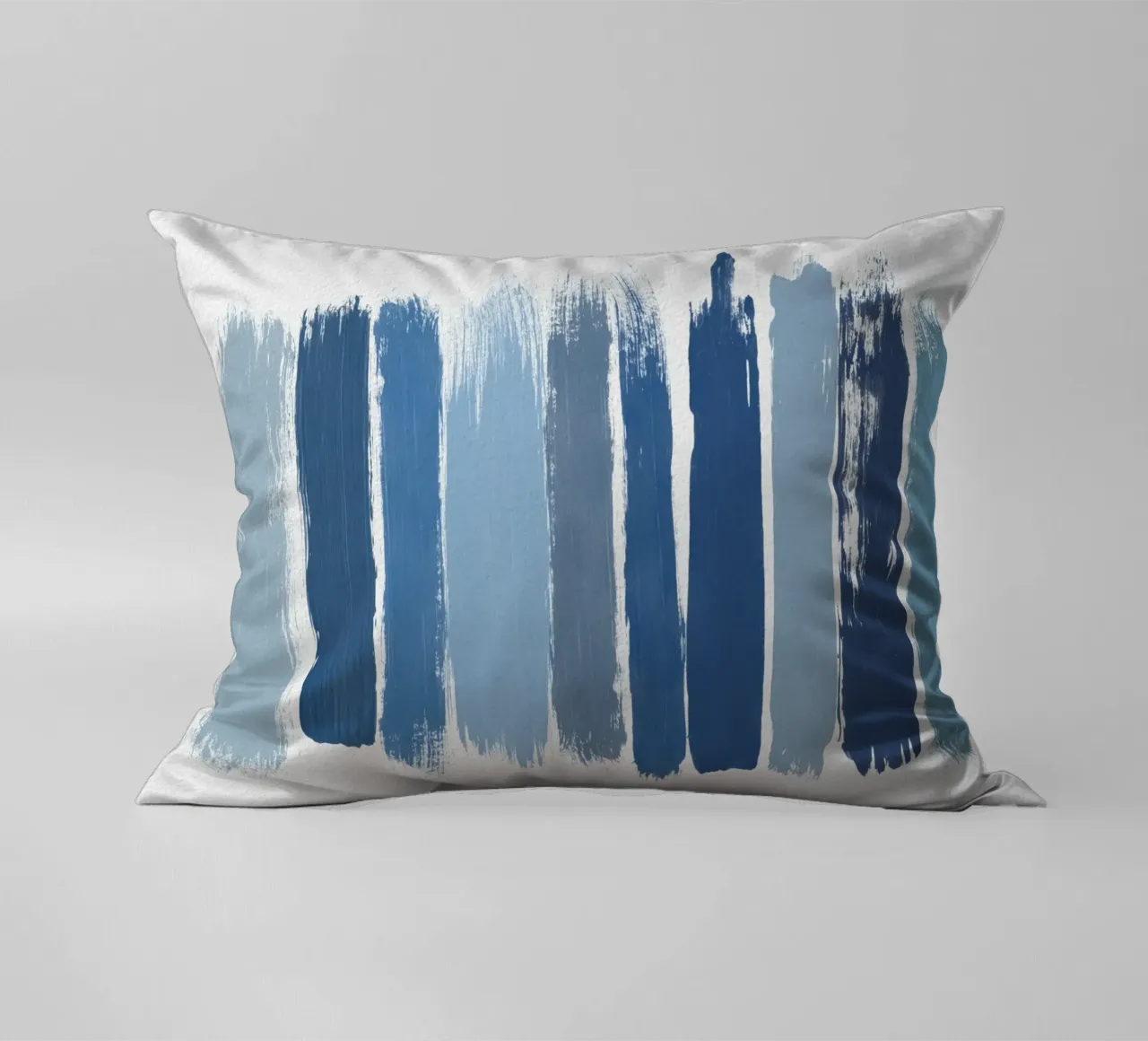 Ombre blauw kussen van Orara Studio