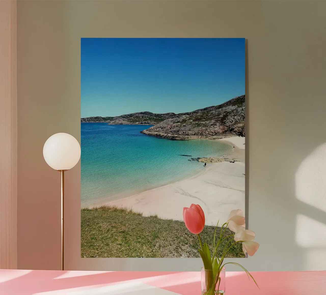 Lonely beach plexiglass da Paige Mills