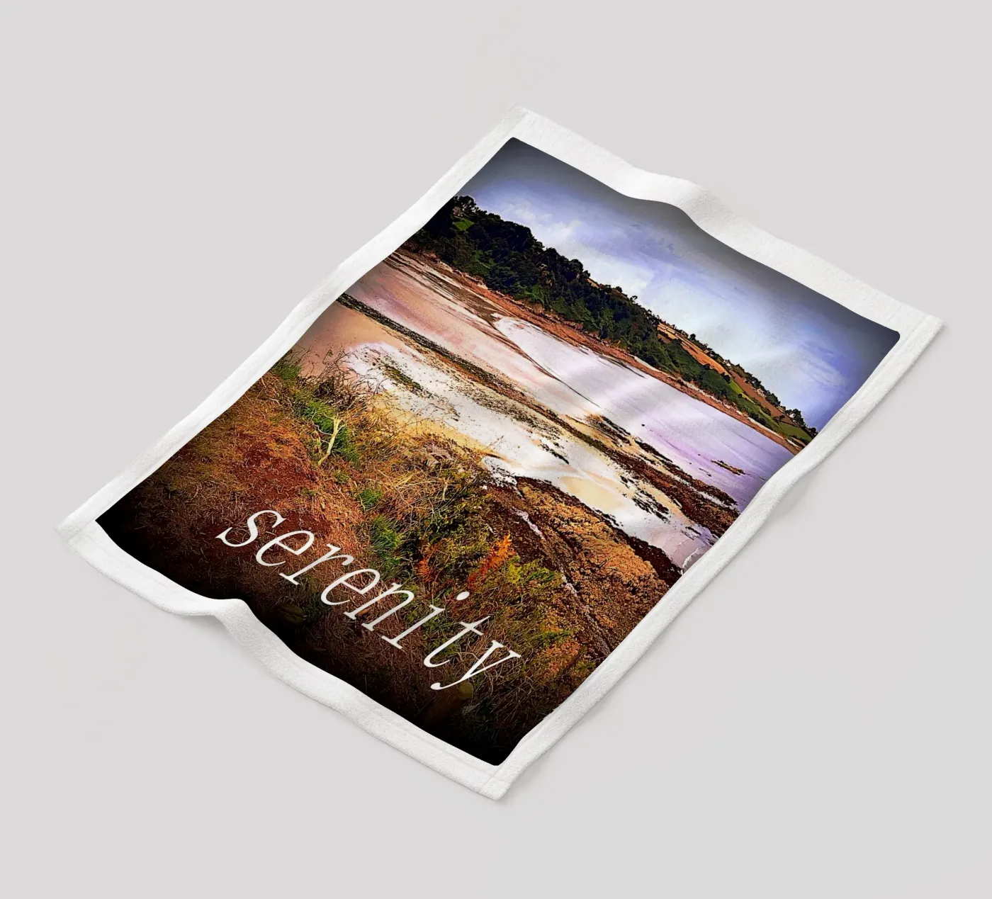 SERENITEIT. fleecedeken van TYPOGRAPHY BY THIERRY VOBMANN