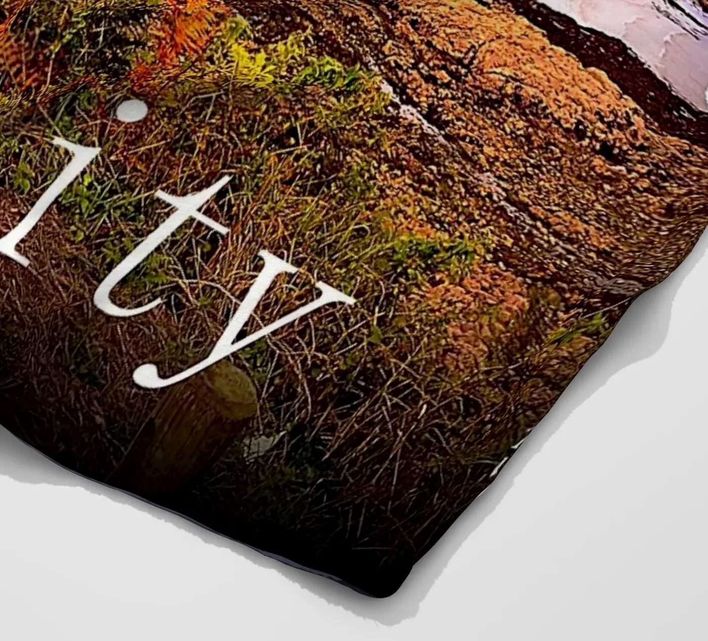 SERENITEIT. fleecedeken van TYPOGRAPHY BY THIERRY VOBMANN