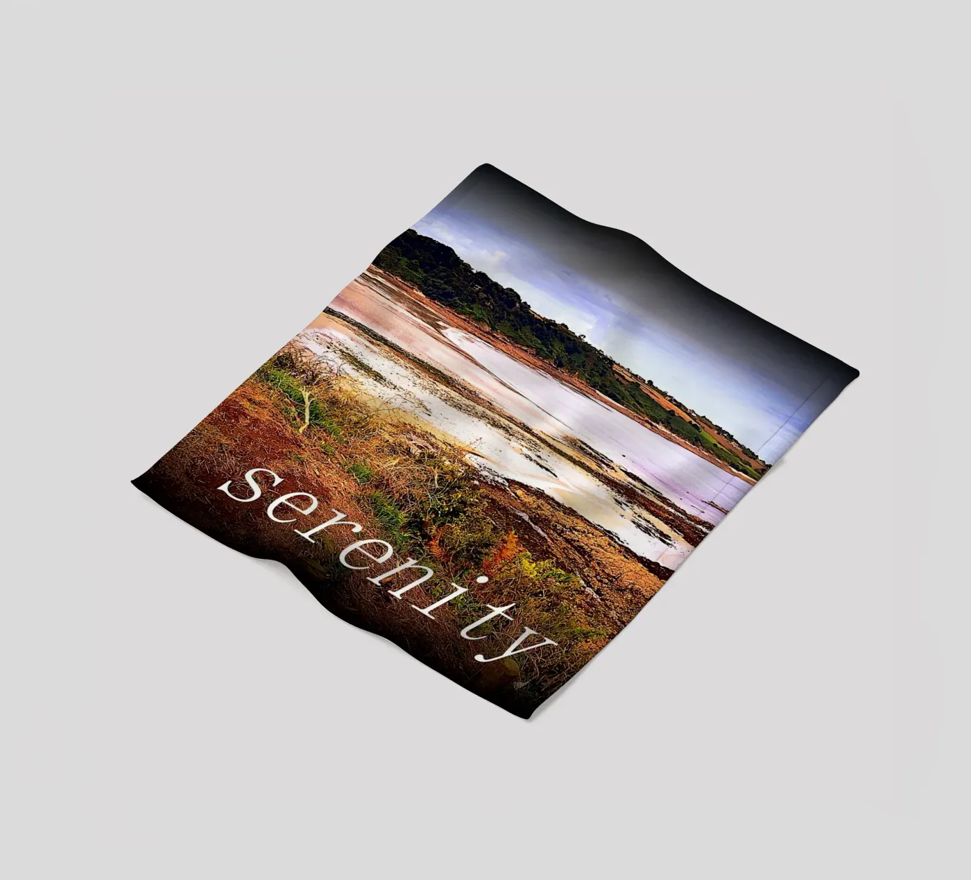 SERENITEIT. fleecedeken van TYPOGRAPHY BY THIERRY VOBMANN